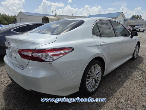 Used 2019 Toyota Camry XLE w/ Driver Assist Package FWD image 6