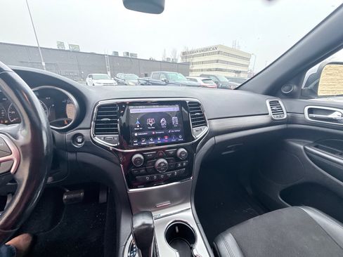 Used 2020 Jeep Grand Cherokee Altitude image 17