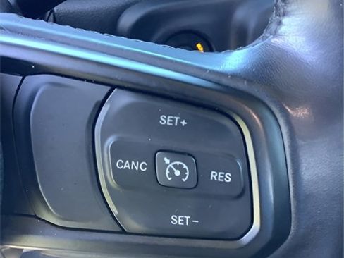 Certified 2022 Jeep Gladiator Sport image 19