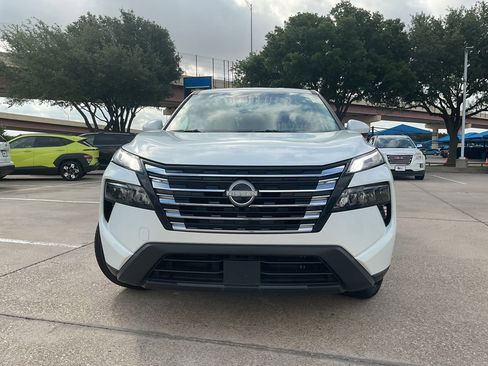 Used 2025 Nissan Rogue SV FWD image 6