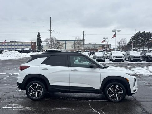Used 2023 Chevrolet TrailBlazer RS w/ Convenience Package image 4