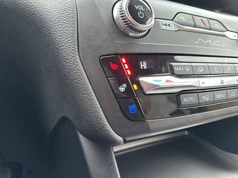 Used 2020 Ford Explorer Limited image 6