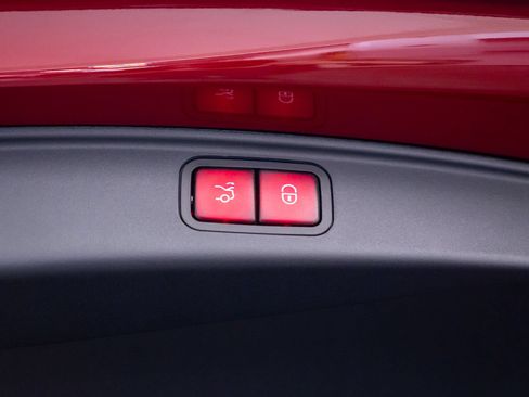Used 2025 Mercedes-Benz AMG GT 63 image 27