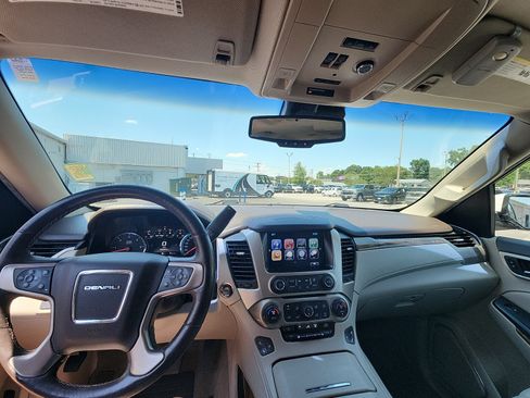 Used 2017 GMC Yukon XL Denali w/ Open Road Package RWD image 17
