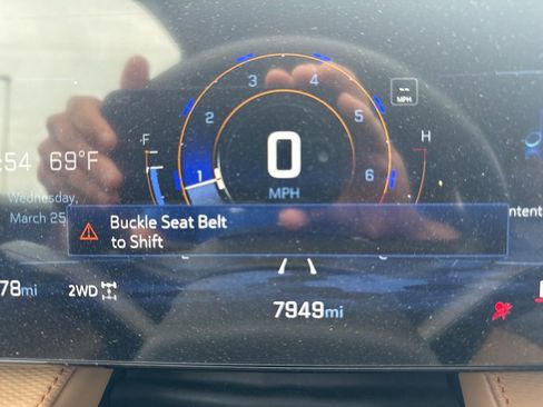 Used 2025 Chevrolet Equinox ACTIV w/ Safety and Technology Package image 9