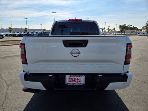 Used 2025 Nissan Frontier SV image 5
