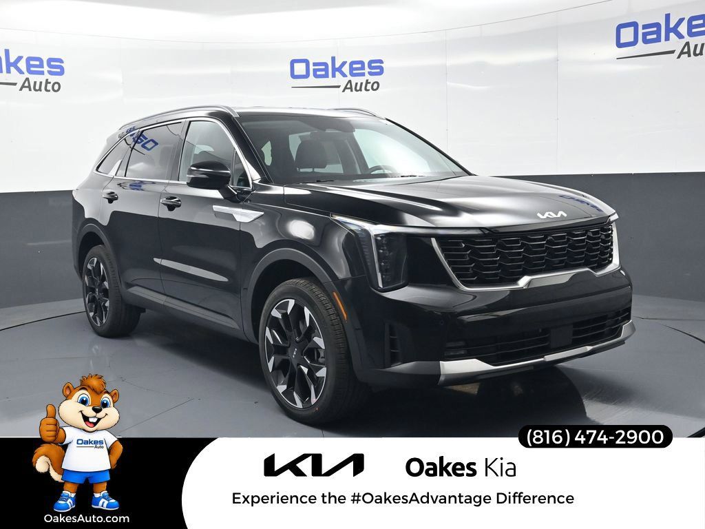 Certified 2026 Kia Sorento EX AWD/4WD image 1