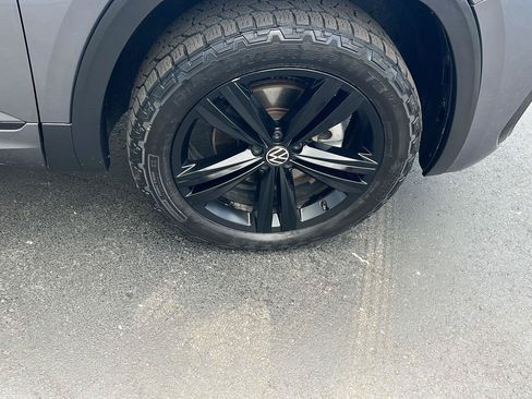 Used 2023 Volkswagen Atlas SEL R-Line AWD/4WD image 33