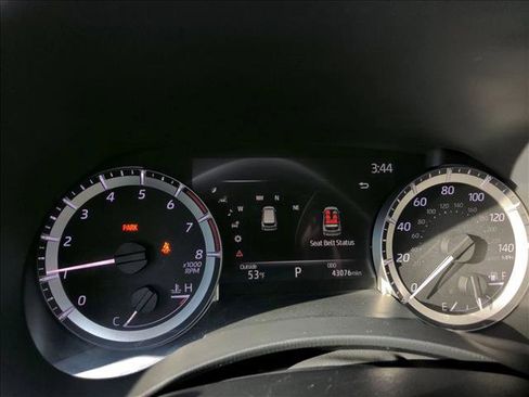 Used 2023 Toyota Highlander XLE image 12