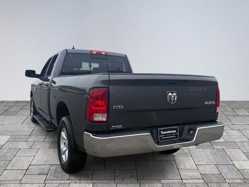 Used 2019 RAM 1500 Classic SLT w/ Luxury Group image 5