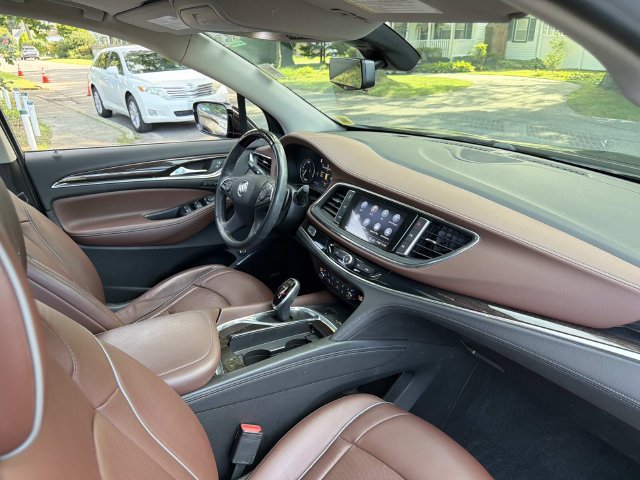 Used 2021 Buick Enclave Avenir w/ Avenir Technology Package AWD/4WD image 15
