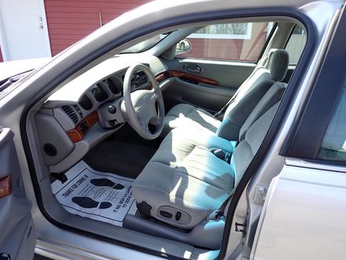 Used 2000 Buick Le Sabre Custom w/ Luxury Opt Pkg image 7