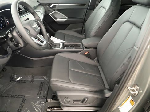 New 2025 Audi Q3 2.0T Premium image 24
