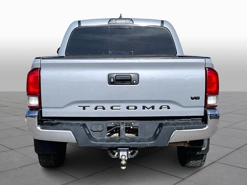 Used 2019 Toyota Tacoma TRD Off-Road image 5