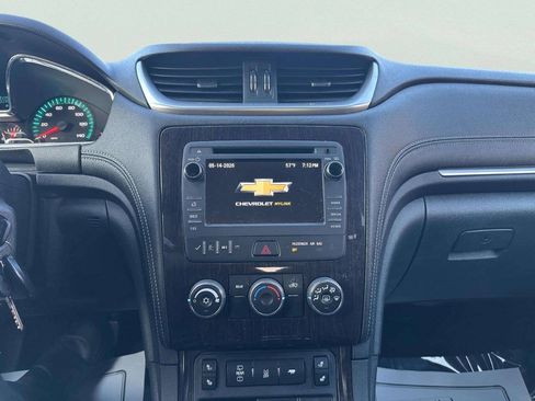 Used 2017 Chevrolet Traverse LT w/ Style and Technology Package AWD/4WD image 27