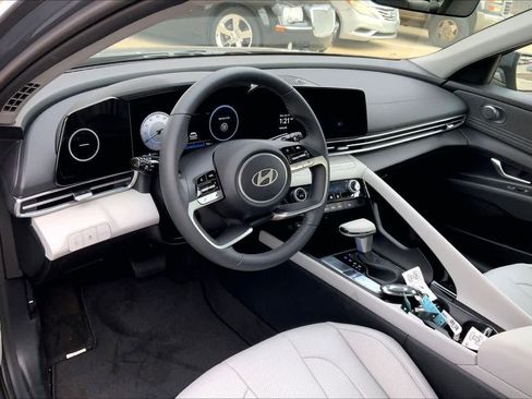 New 2026 Hyundai Elantra Limited FWD image 9
