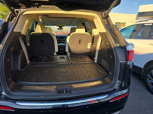 Used 2024 Buick Enclave Premium w/ Experience Buick Package AWD/4WD image 4