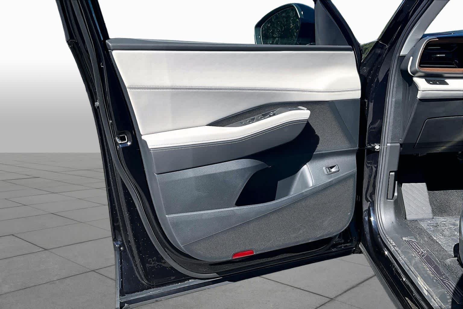 New 2027 Volkswagen Atlas SE FWD image 10