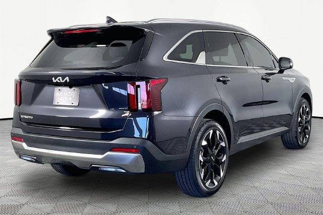 Certified 2026 Kia Sorento EX FWD image 6