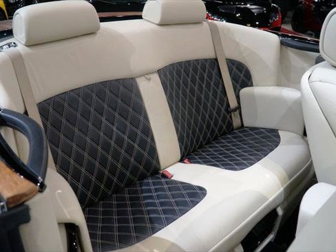Used 2008 Rolls-Royce Phantom Drophead Coupe RWD image 24