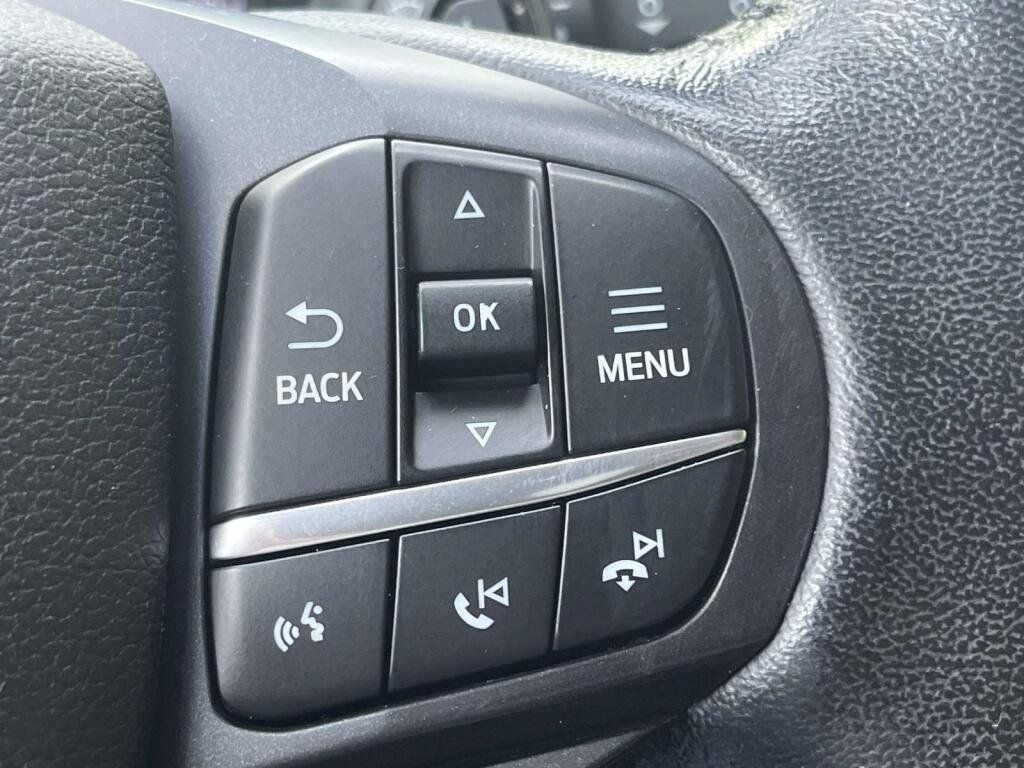 Used 2020 Ford Explorer XLT w/ Equipment Group 202A AWD/4WD image 32