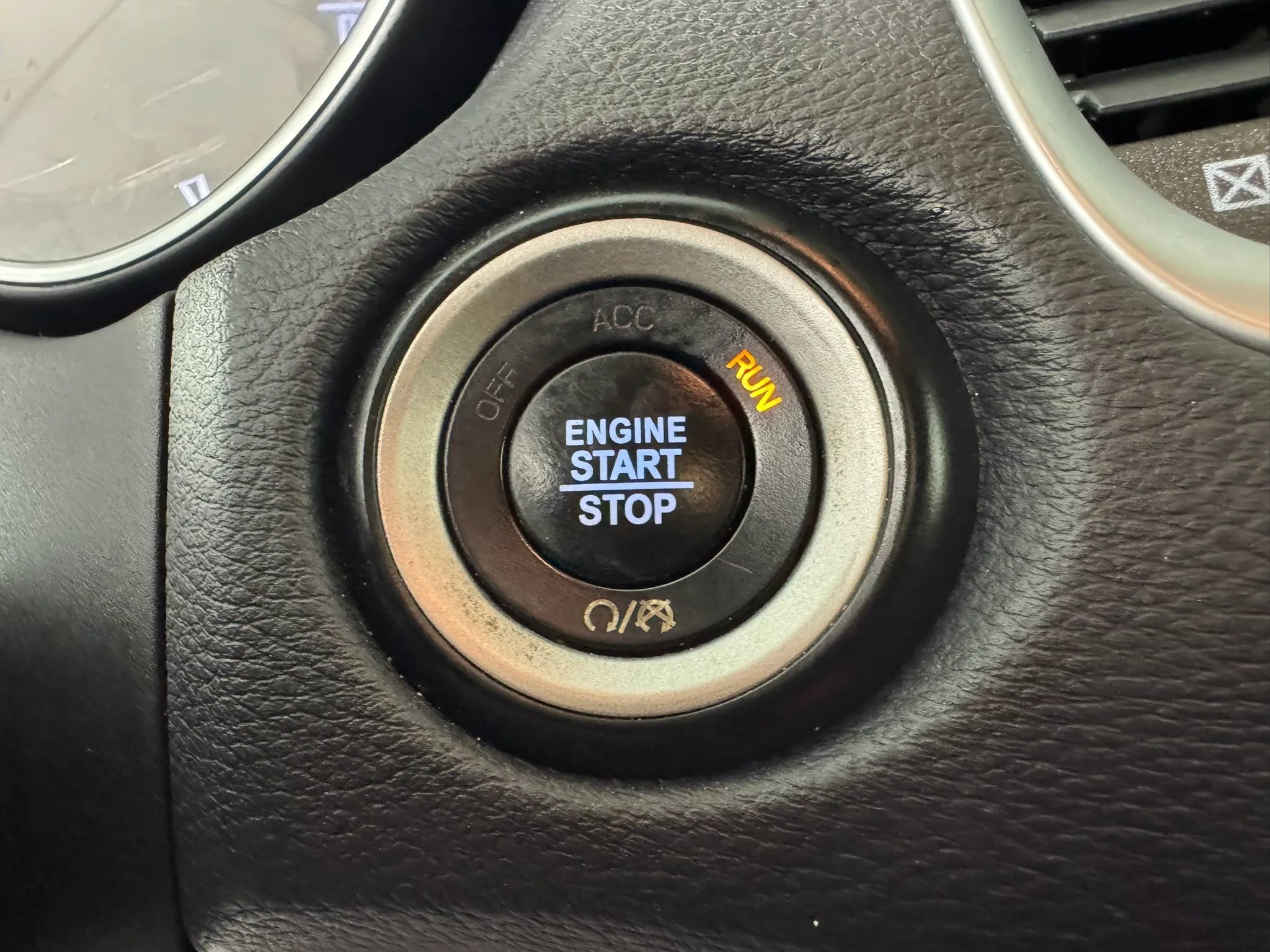 Used 2020 Dodge Durango SXT AWD/4WD image 17