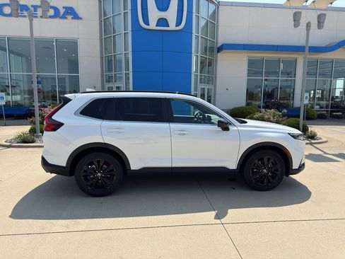 Used 2025 Honda CR-V Sport Touring image 4