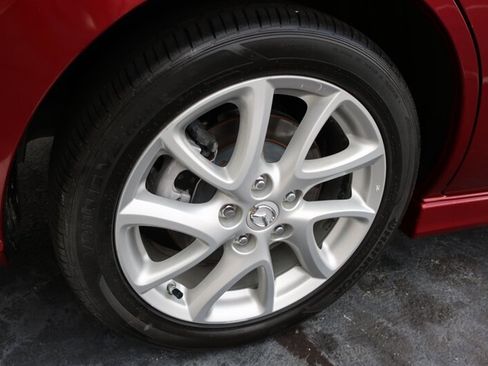 Used 2012 MAZDA MAZDA5 Touring w/ Moonroof & Audio Pkg image 24