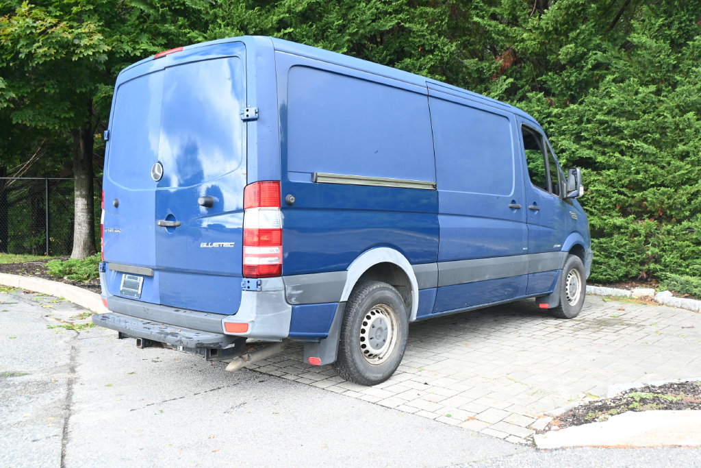 Used 2015 Mercedes-Benz Sprinter 2500 image 7