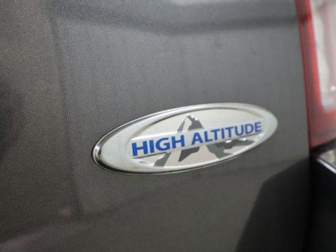 Used 2017 Jeep Compass High Altitude FWD image 23