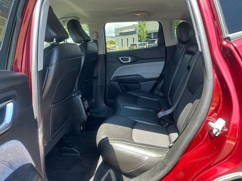 Used 2022 Jeep Compass Latitude AWD/4WD image 19