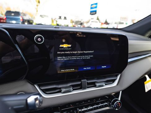 New 2026 Chevrolet Equinox LT w/ Convenience Package II image 14