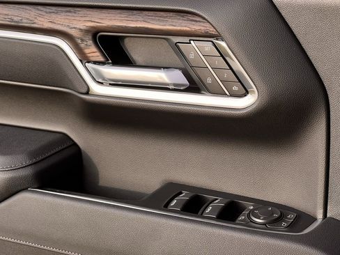 New 2026 GMC Sierra 1500 SLT image 23