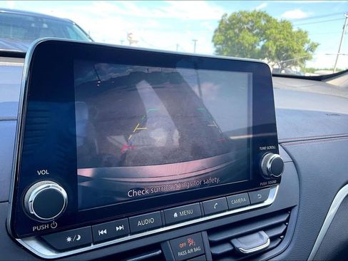 Used 2020 Nissan Altima 2.5 SR FWD image 13