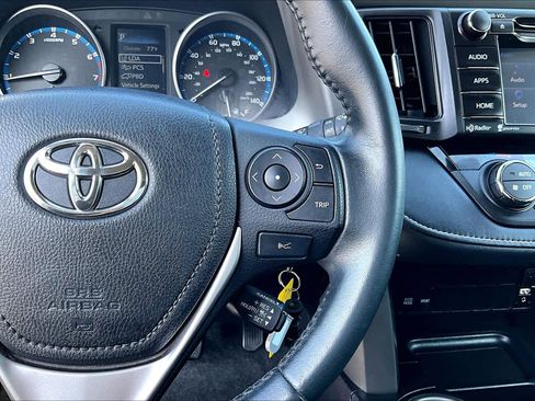 Used 2017 Toyota RAV4 XLE w/ Carpet Mat Package image 23