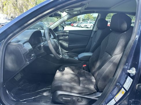 Used 2025 Honda Accord SE image 13