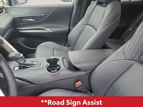 Used 2024 Toyota Venza Limited AWD/4WD image 17