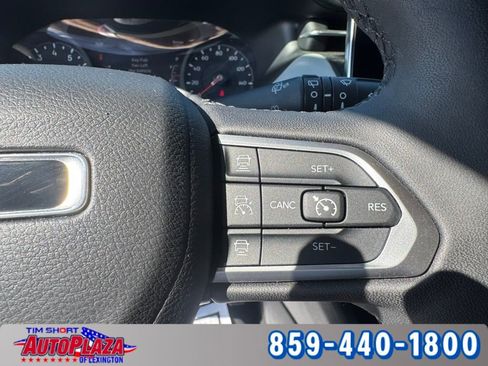 Used 2025 Jeep Compass Limited image 25