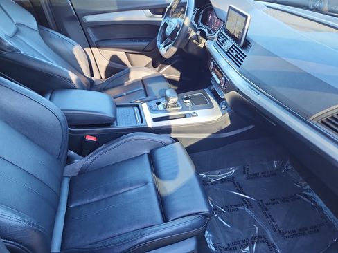 Used 2019 Audi SQ5 Premium Plus w/ Premium Plus Package image 3