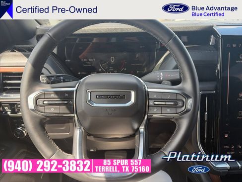Used 2025 GMC Yukon Denali AWD/4WD image 16