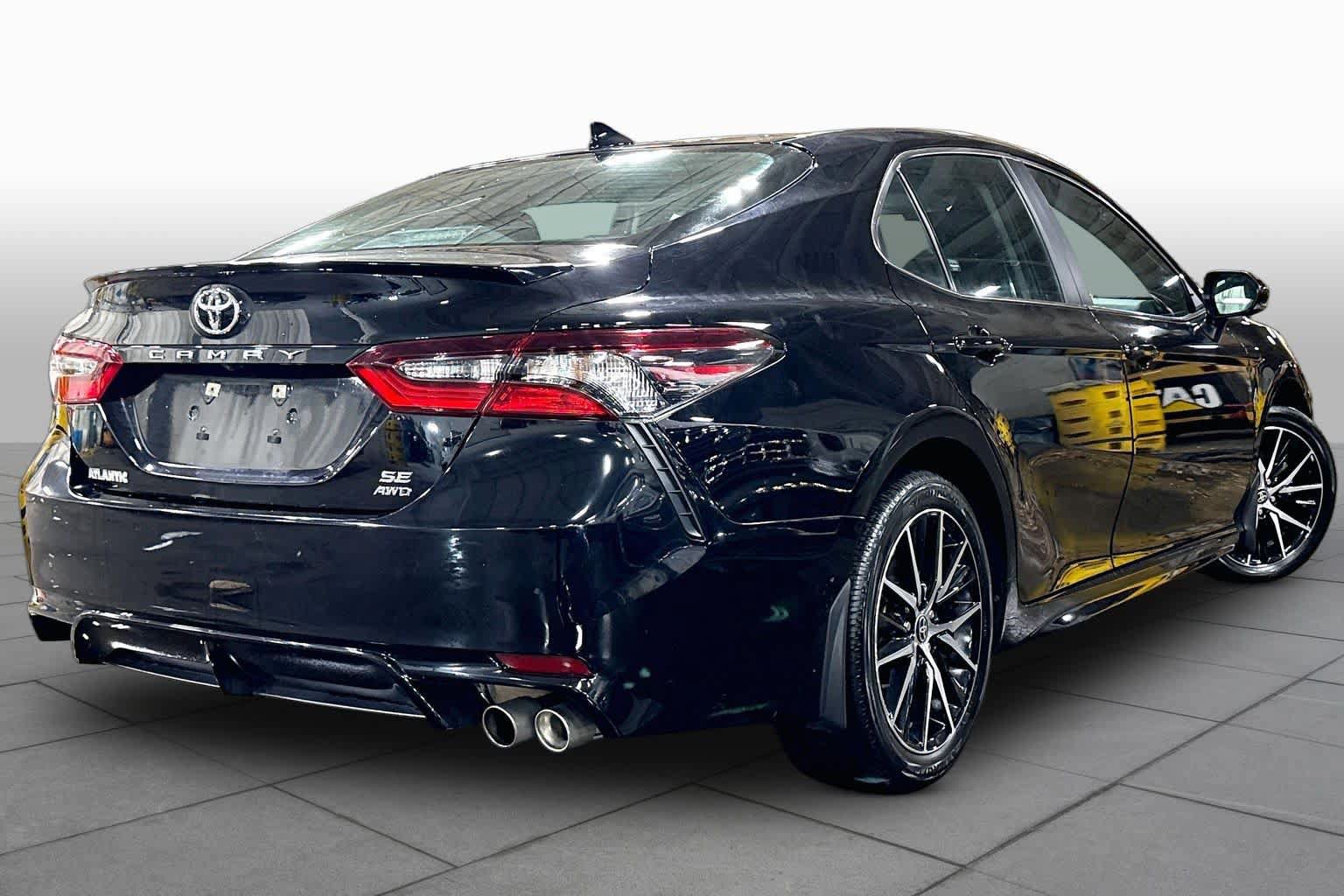 Used 2024 Toyota Camry SE w/ Cold Weather Package AWD/4WD image 13