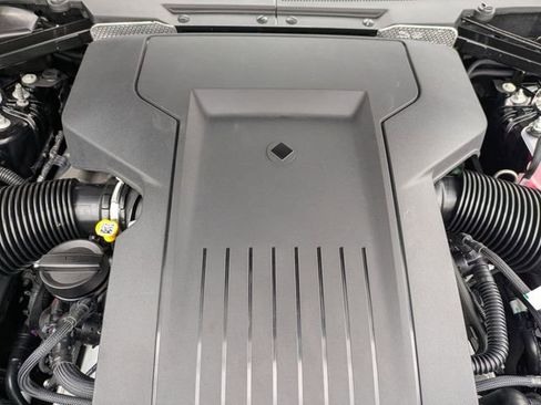 New 2026 Land Rover Defender 110 OCTA image 20