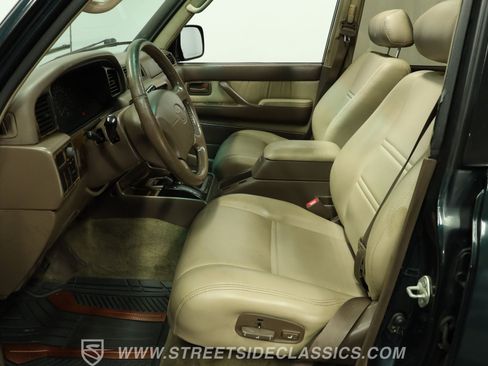 Used 1997 Toyota Land Cruiser w/ Collector's Edition Pkg AWD/4WD image 36