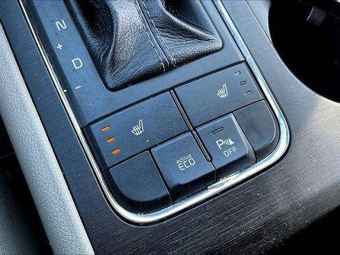 Used 2016 Kia Sedona LX w/ Option Group 020 image 29