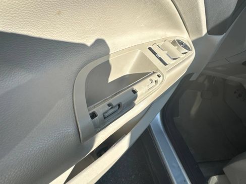 Used 2016 Ford Escape Titanium w/ Equipment Group 301A FWD image 5