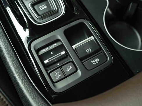 Used 2025 Honda Pilot Elite image 28