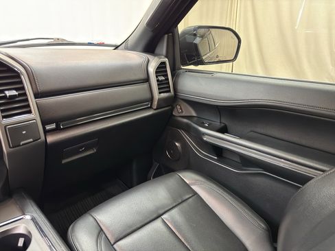 Used 2021 Ford Expedition Max XLT image 21