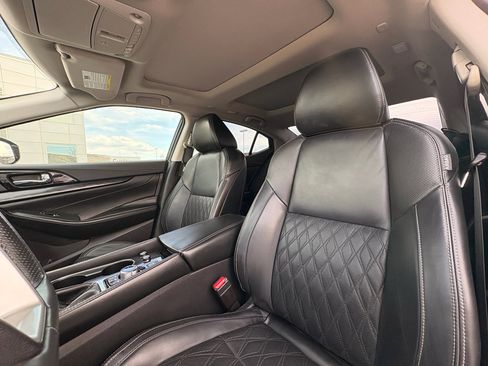 Used 2023 Nissan Maxima Platinum w/ Sport Mat Group FWD image 15