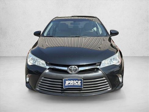 Used 2015 Toyota Camry LE FWD image 2