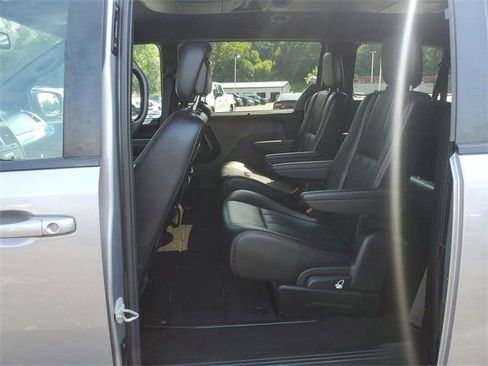 Used 2018 Dodge Grand Caravan GT FWD image 20